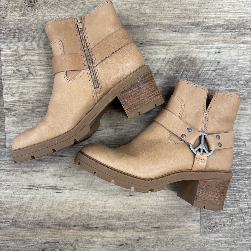 Lucky Brand Tan Ankle Booties with Chunky Heel